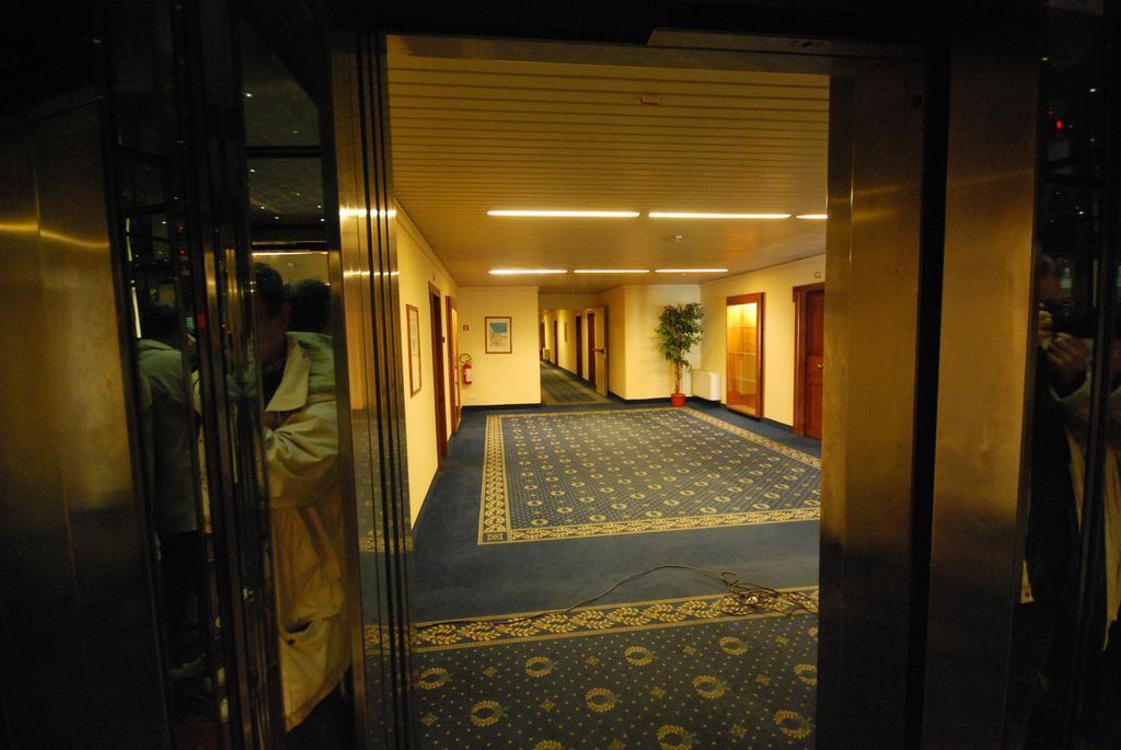 Hotel Moderno Понтассьеве Экстерьер фото